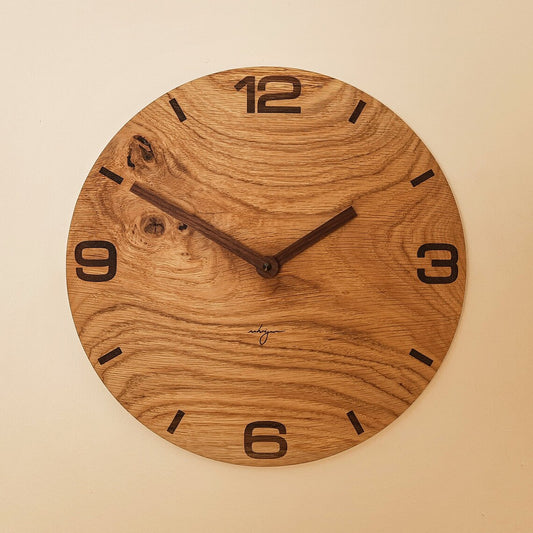 Holz Wanduhr Eiche massiv groß und rustikal