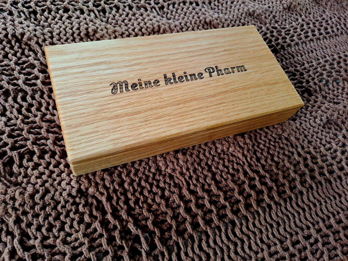 Tablettenbox 'Meine kleine Pharm' aus Eiche