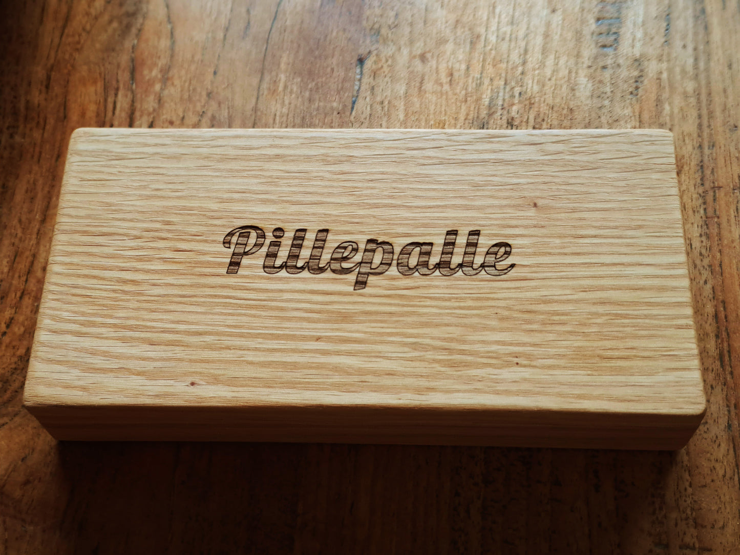 Tablettenbox 'Pillepalle' aus Eiche