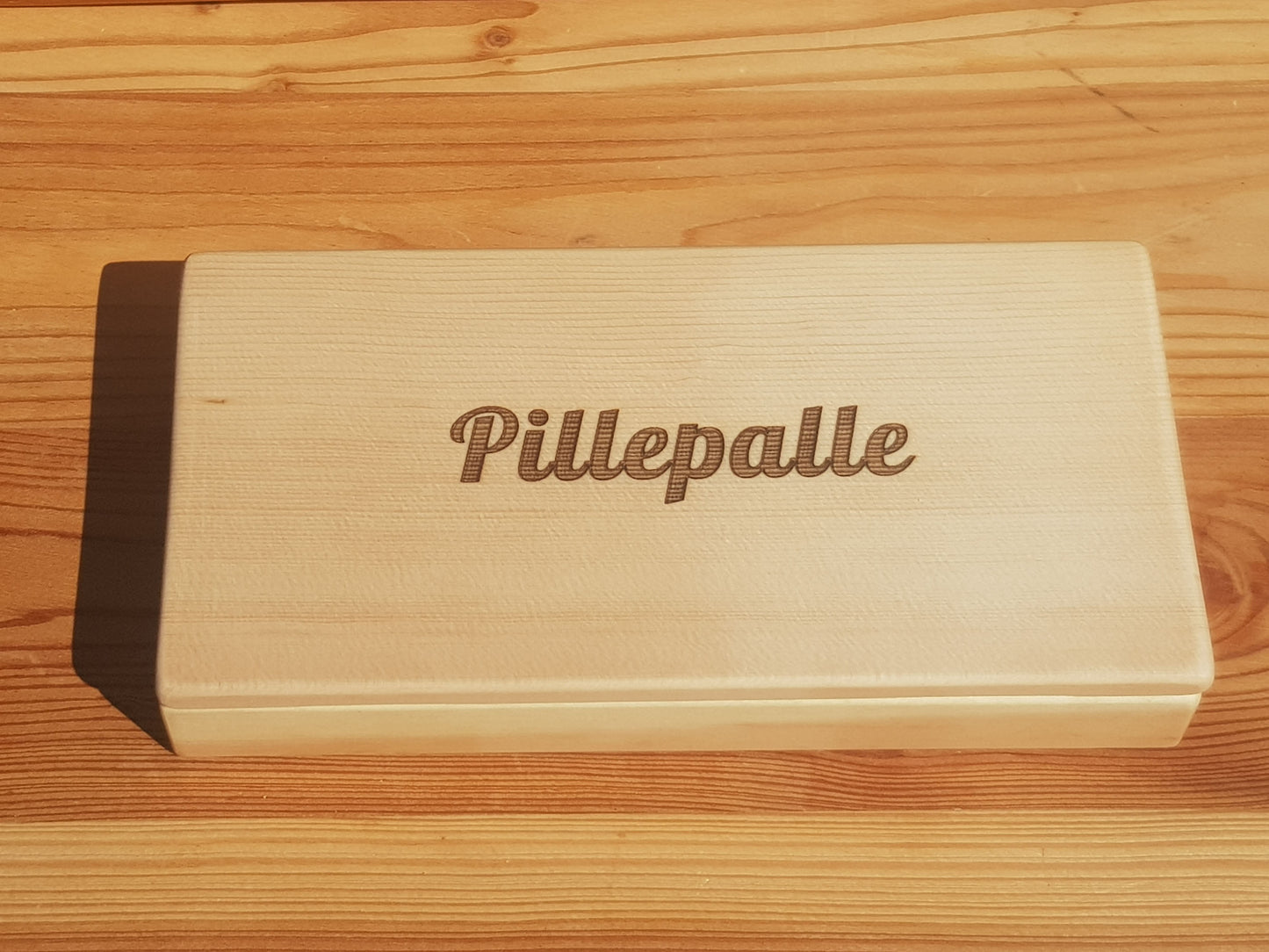 Tablettenbox 'Pillepalle' aus Zirbe