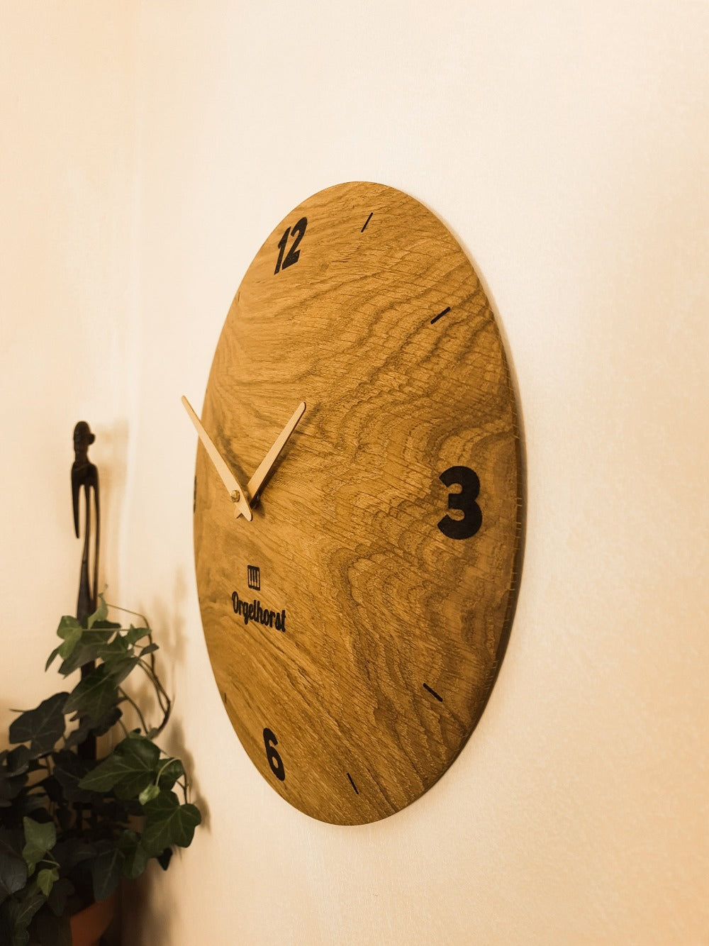 Holz Wanduhr Eiche mit Gravur