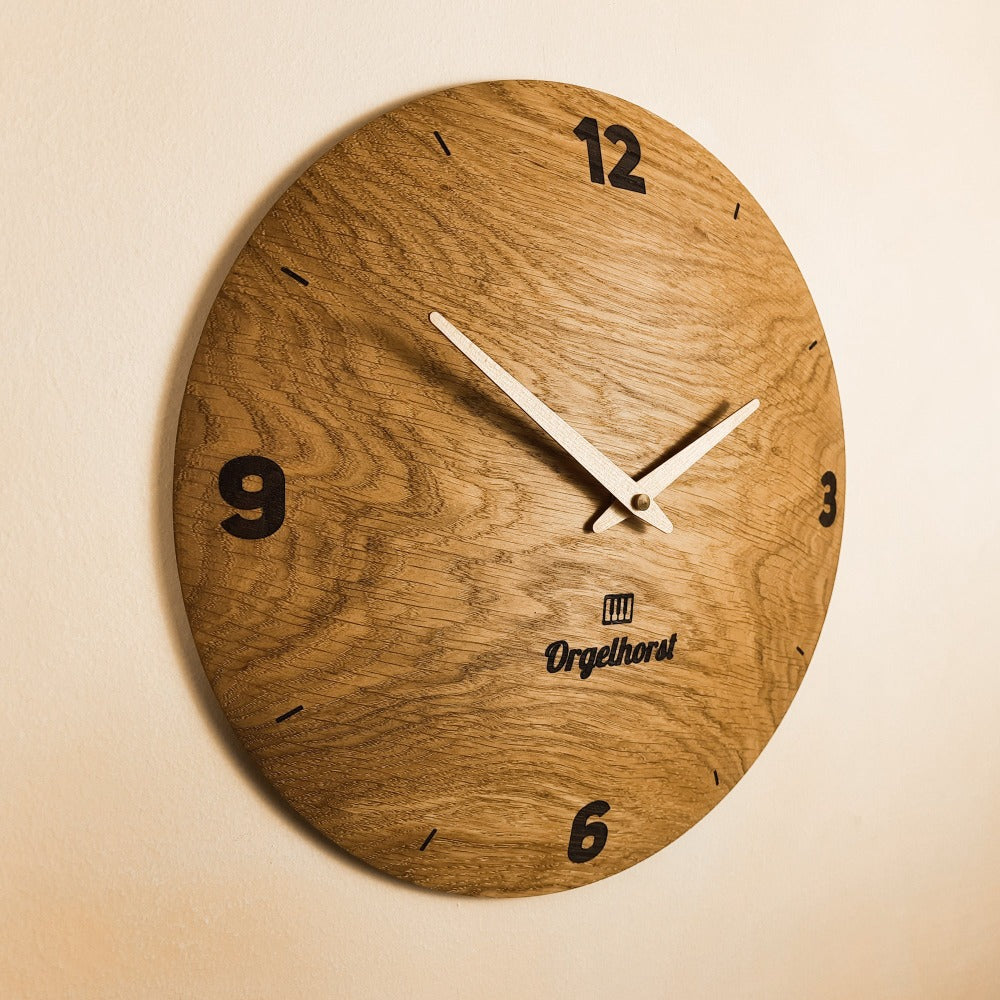 Holz Wanduhr Eiche mit Gravur