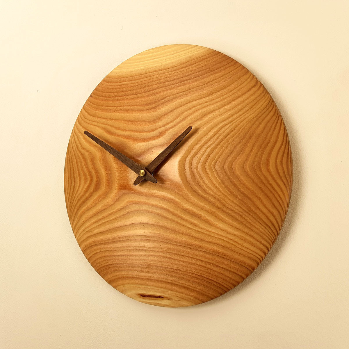 Holz Wanduhr Lärche